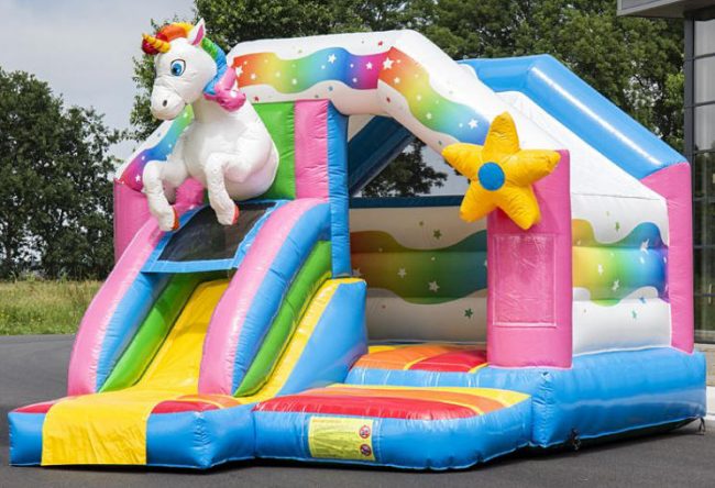 chateau gonflable licorne