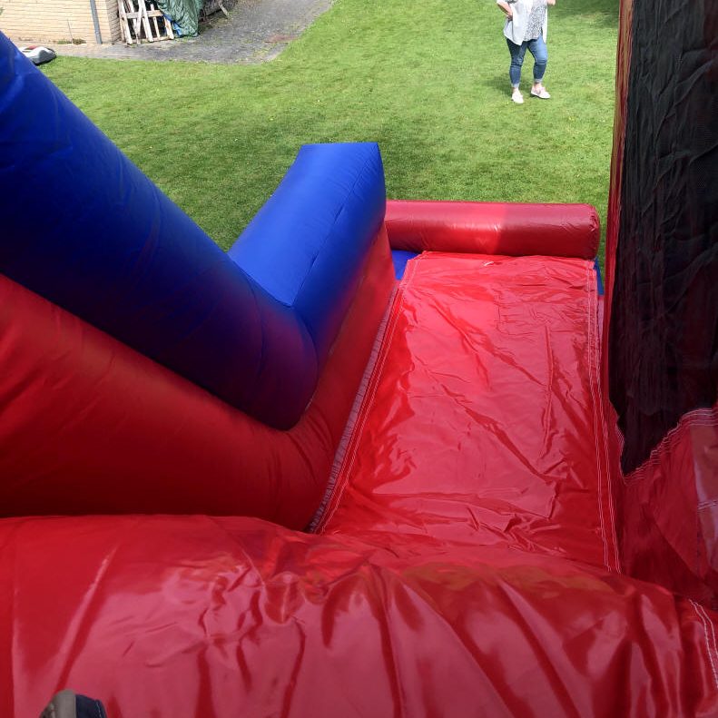 chateau gonflable spiderman 3